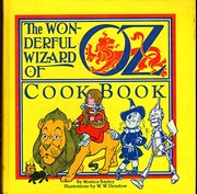 Front cover of The Wonderful Wizard of Oz Cook Book by Monica Bayley