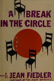 Front cover of A break in the circle by Jean Fiedler