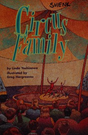 Front cover of Circus family by Linda Yoshizawa