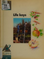 Cover of Investigating life by Christine Harrison