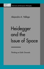 Front cover of Heidegger and the Issue of Space by Alejandro A. Vallega