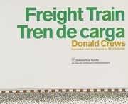 Front cover of Freight Train/Tren de Carga Board Book by Donald Crews