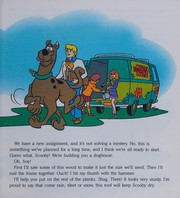 Front cover of Scooby Doo the mystery of the ghost in the doghouse by Janet Gari