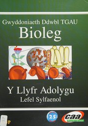 Front cover of Gwyddoniaeth ddwbl TGAU by Lynwen Rees Jones