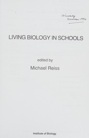 Cover of Living Biology in Schools by Michael J. Reiss