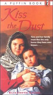Front cover of Kiss the dust by Elizabeth Laird
