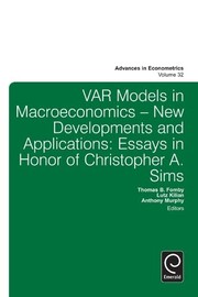 Front cover of VAR Models in Macroeconomics : New Developments and Applications by Thomas B. Fomby