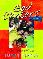 Front cover of God Chasers for Kids by Tommy Tenney