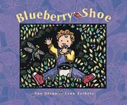 Front cover of The blueberry shoe by Dixon, Ann.
