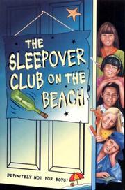 Front cover of Sleepover Club on the Beach by Angie Bates