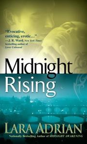 Front cover of Midnight Rising (The Midnight Breed, Book 4) by Lara Adrian