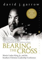 Front cover of Bearing the cross by David J. Garrow