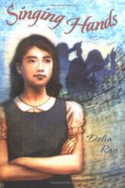 Cover of Singing hands by Delia Ray