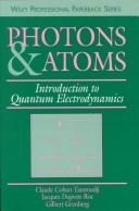 Front cover of Photons and atoms by Claude Cohen-Tannoudji