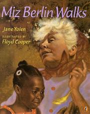 Front cover of Miz Berlin Walks by Jane Yolen