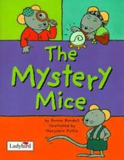 Front cover of The mystery mice by Ronne Randall