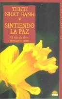 Cover of Sintiendo la paz by Thích Nhất Hạnh
