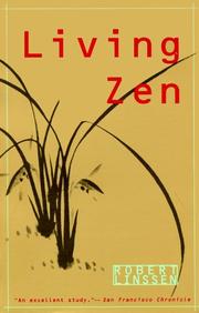 Front cover of Living Zen by Robert Linssen