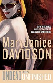 Front cover of Undead and Unfinished (Queen Betsy, Book 9) by MaryJanice Davidson