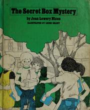 Front cover of The secret box mystery by Joan Lowery Nixon