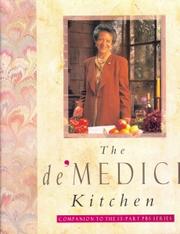 Front cover of The de' Medici kitchen by Lorenza De' Medici Stucchi