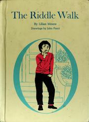 Front cover of The riddle walk by Lilian Moore