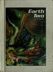 Front cover of Earth two by Leo P. Kelley