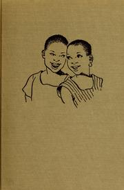 Front cover of Taiwo and her twin by Letta Schatz