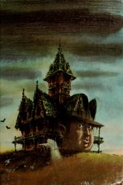 Front cover of Alfred Hichcock's Haunted Houseful by Alfred Hitchcock
