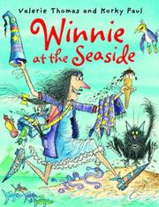 Front cover of Winnie At the Seaside by Valerie Thomas
