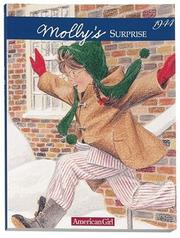 Front cover of Molly's surprise by Valerie Tripp