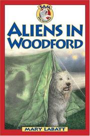 Front cover of Aliens in Woodford (SAM: Dog Detective) by Mary Labatt