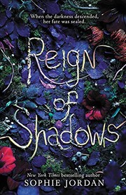 Front cover of Reign of Shadows by Sophie Jordan