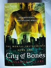 Front cover of City of Ashes by Cassandra Clare