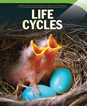 Front cover of Life Cycles by Linda Buellis