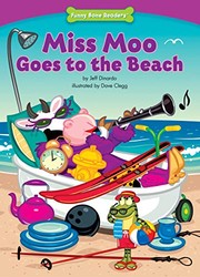Front cover of Miss Moo Goes to the Beach by Jeff Dinardo