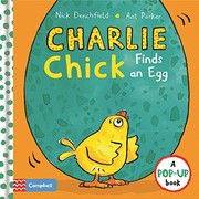 Front cover of Charlie Chick Finds an Egg by Nick Denchfield