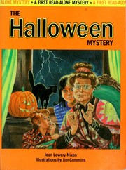 Front cover of The halloween mystery by Joan Lowery Nixon