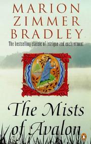 Front cover of The Mists of Avalon by Marion Zimmer Bradley